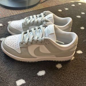 NIKE DUNK LOW GREY CORDUROY WMNS 7.5